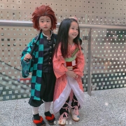 骗你生小孩-采访全网最萌正太萝莉版灶门炭治郎 灶门祢豆子COSER的家长