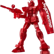 SUPREME联名万代-RX-78-2MG红透版钢普拉推出 宣传视频狂虐红三