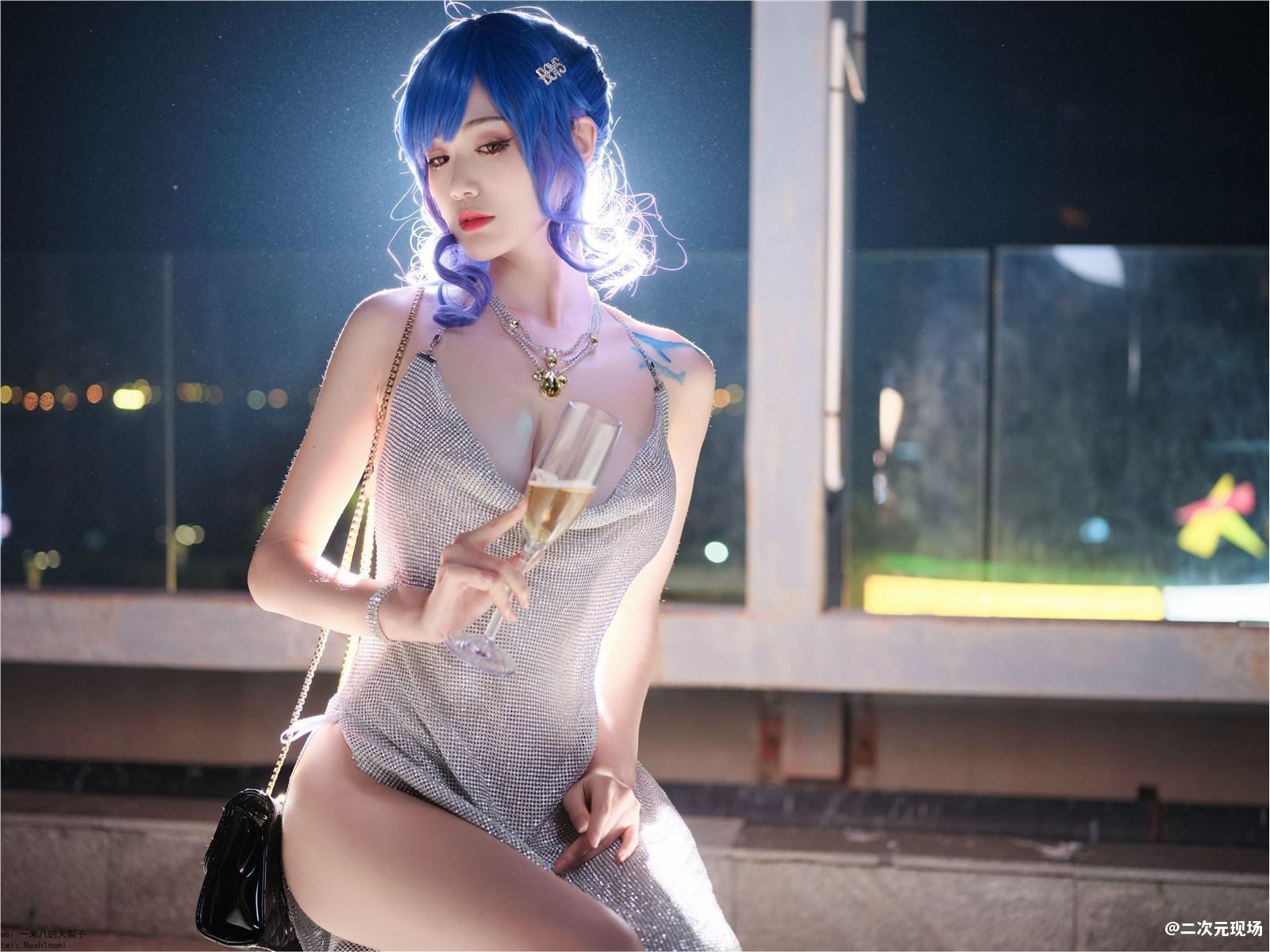 巨乳御姐瘦腰长腿-一米八的大梨子《碧蓝航线》圣路易斯晚礼服装COS-二次元现场