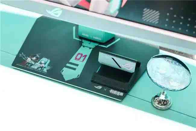 ROG 绝神 RO姬x初音未来版电竞显示器与双模新品BW2025首秀！