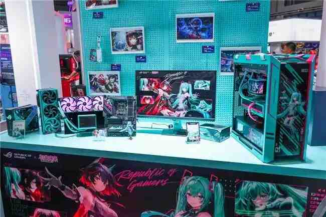 ROG 绝神 RO姬x初音未来版电竞显示器与双模新品BW2025首秀！
